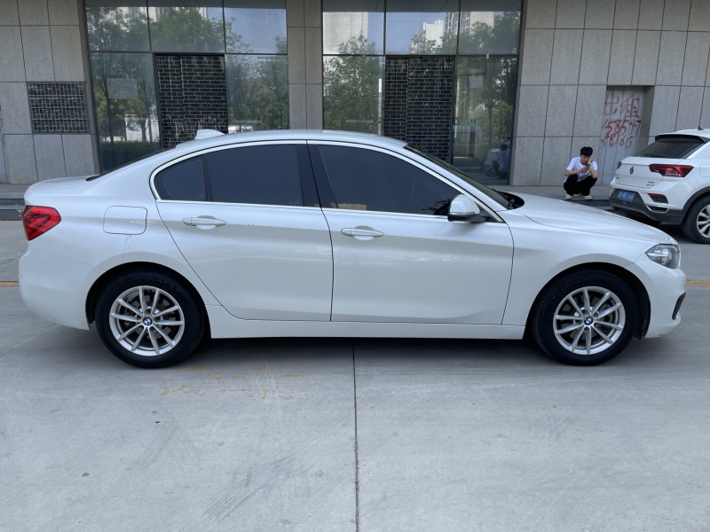 济宁19年宝马1系7