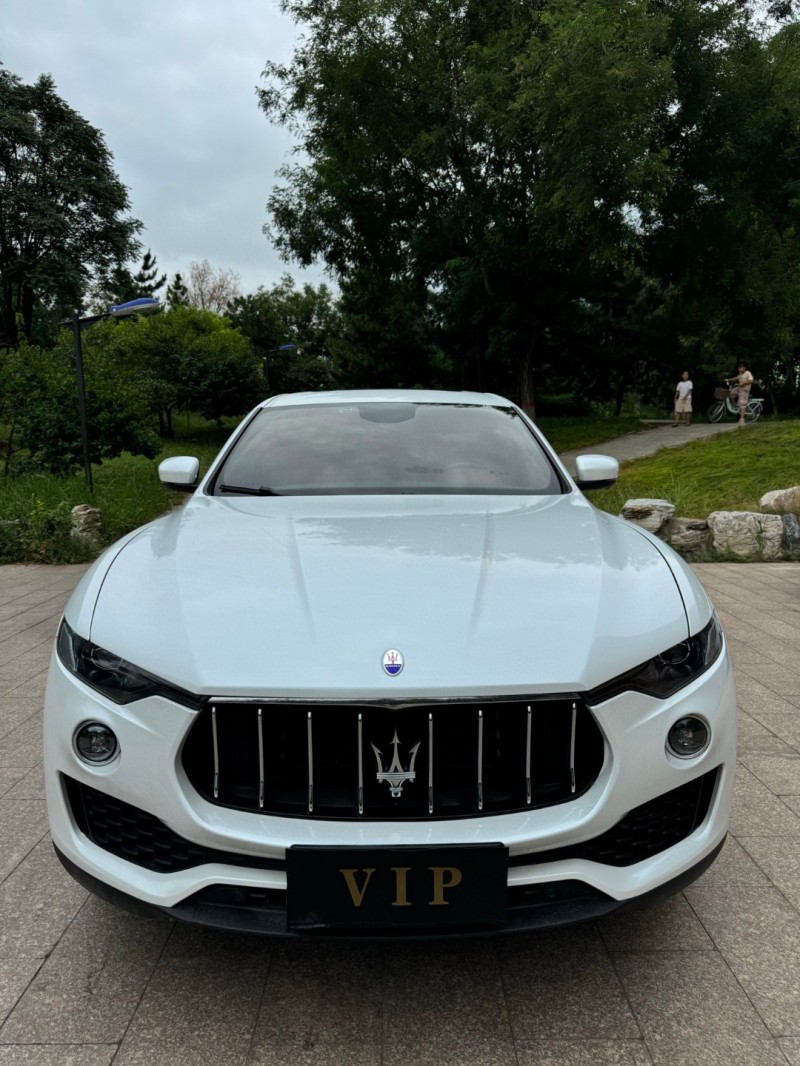 邢台20年玛莎拉蒂Levante1