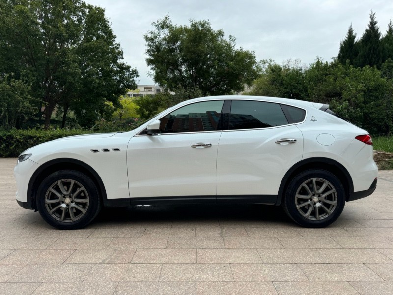 邢台20年玛莎拉蒂Levante4