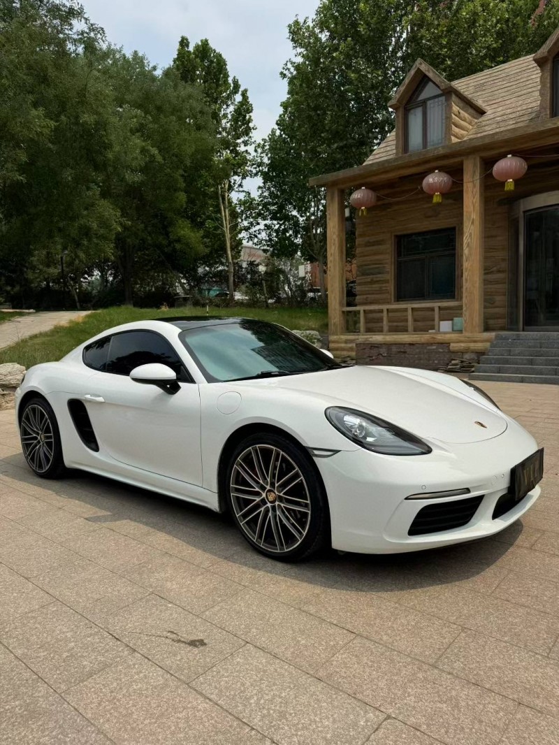 邢台17年保时捷7184