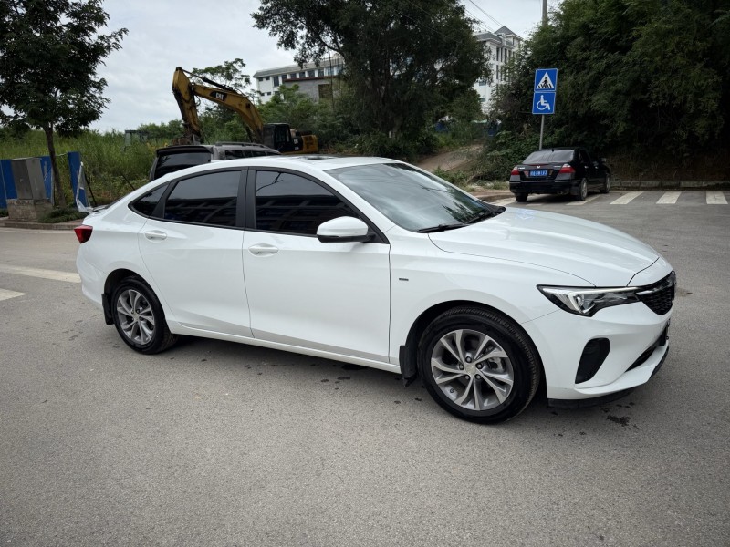 南宁23年别克威朗2