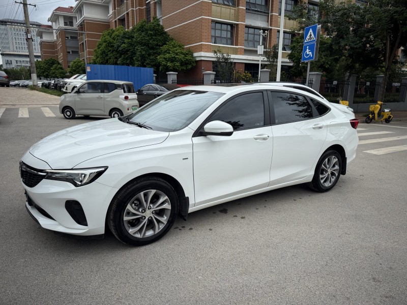 南宁23年别克威朗3