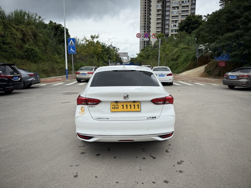 南宁23年别克威朗6