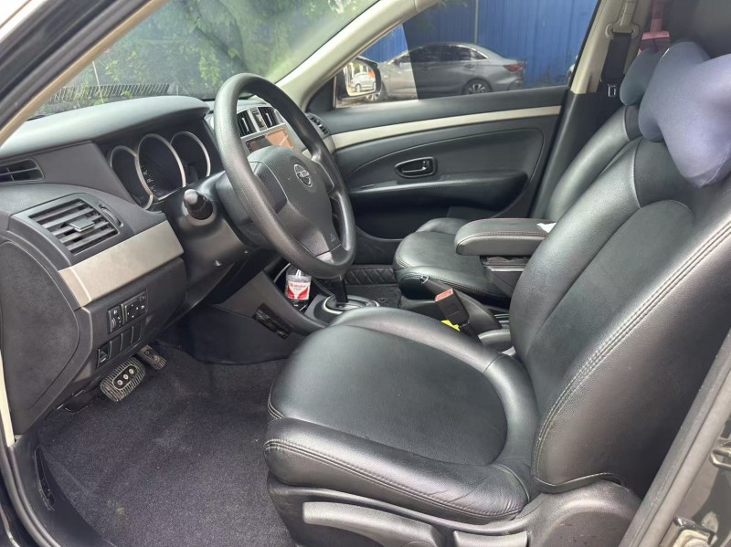 南宁17年日产轩逸3