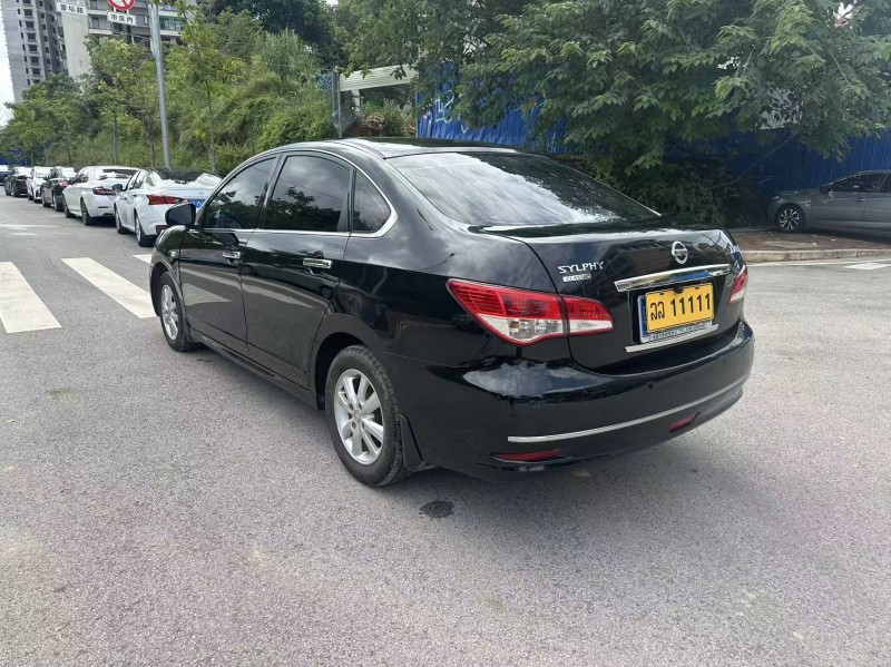 南宁17年日产轩逸7