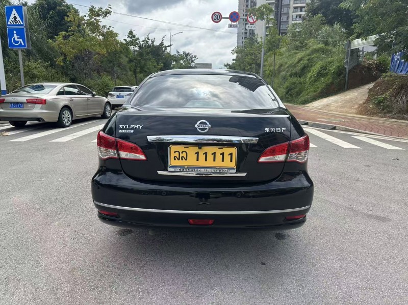 南宁17年日产轩逸8