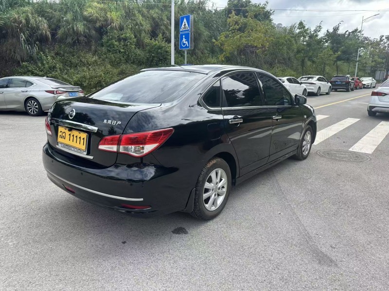 南宁17年日产轩逸9