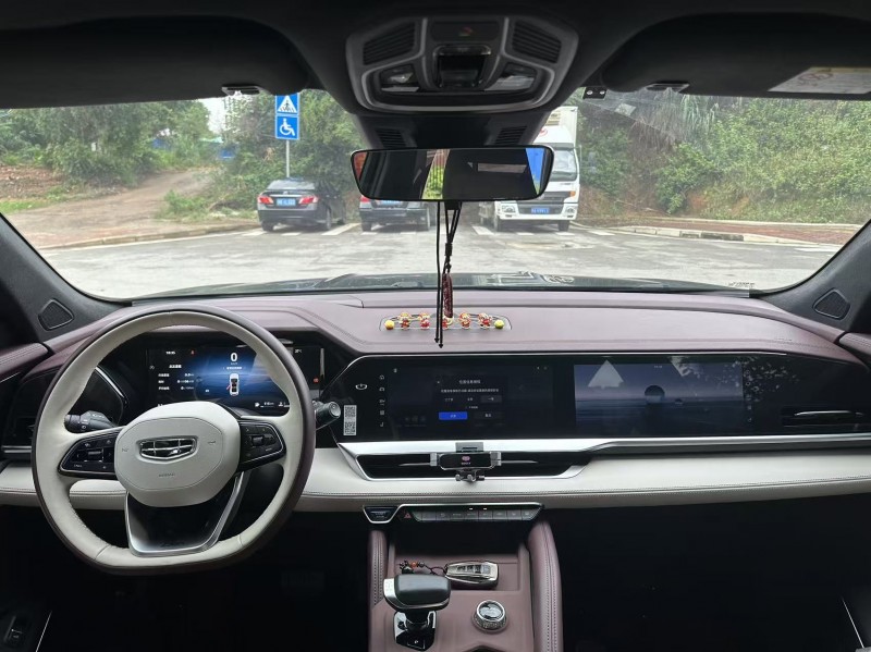 南宁24年吉利星越5