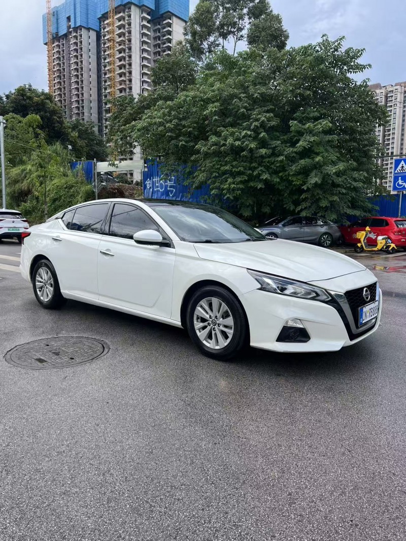 南宁20年日产天籁2