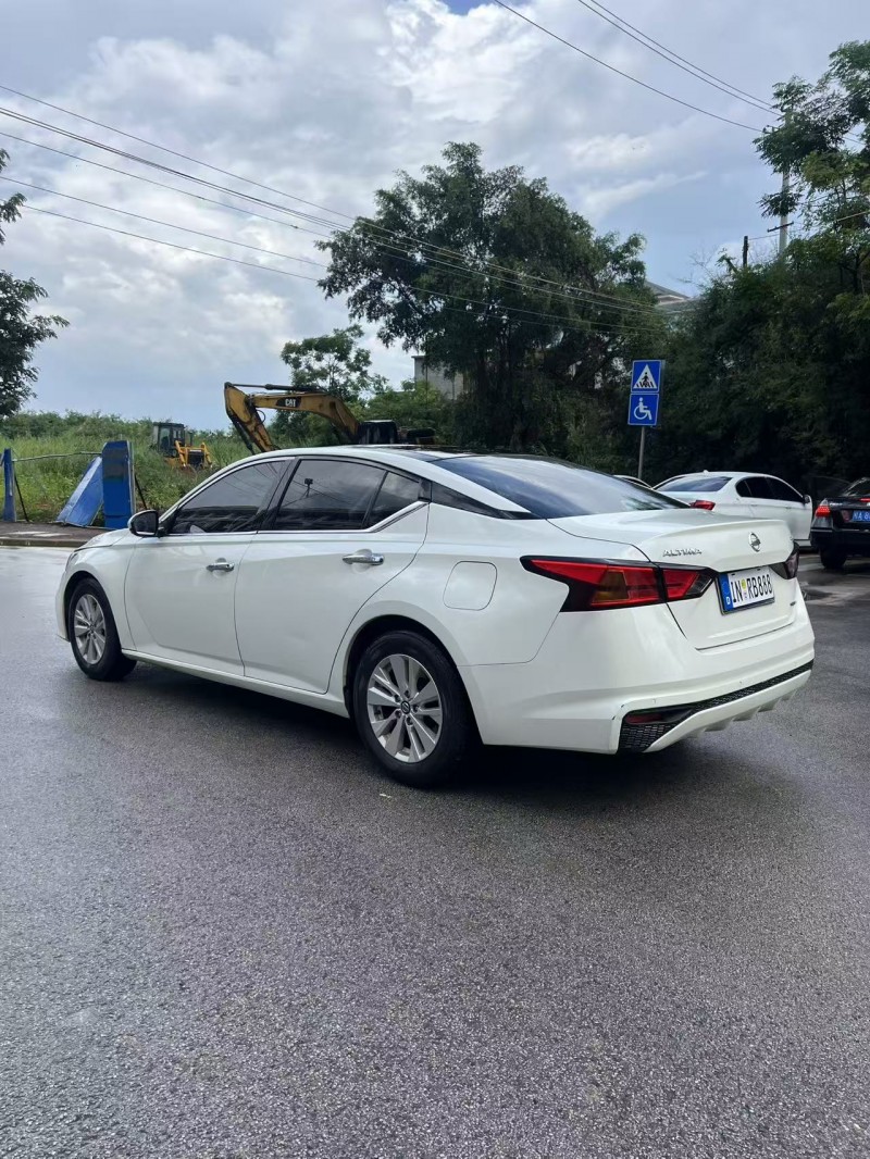 南宁20年日产天籁6