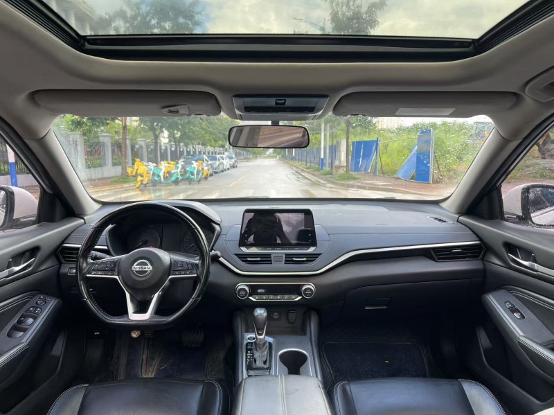 南宁20年日产天籁7