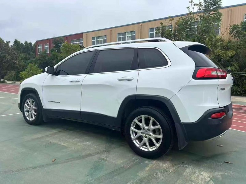 娄底18年Jeep自由光3