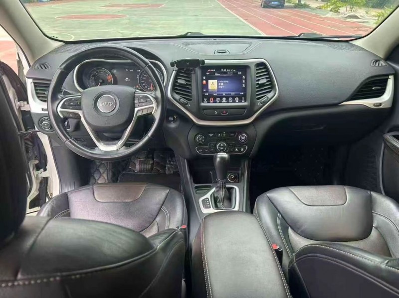 娄底18年Jeep自由光6