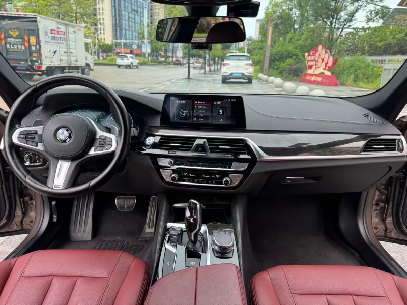 阳江19年宝马5系4