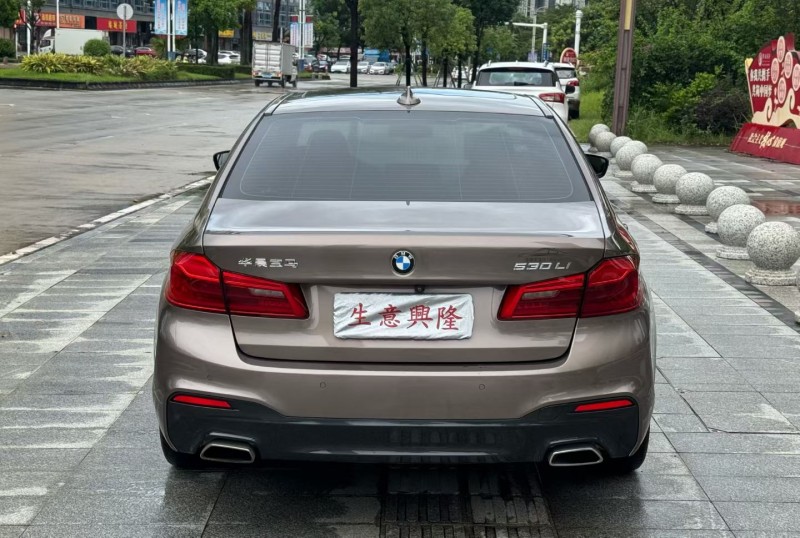 阳江19年宝马5系8