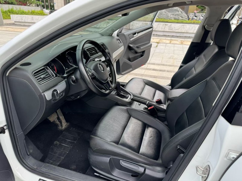 阳江19年大众速腾5