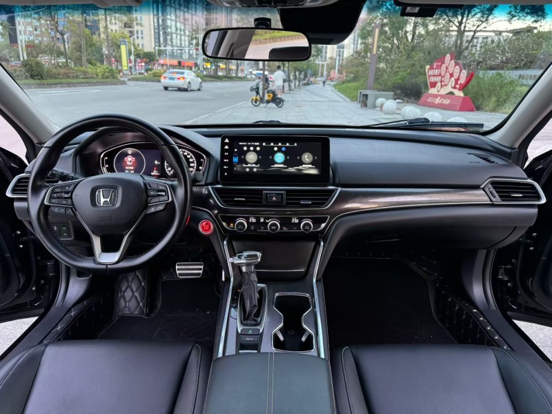 阳江23年本田雅阁3