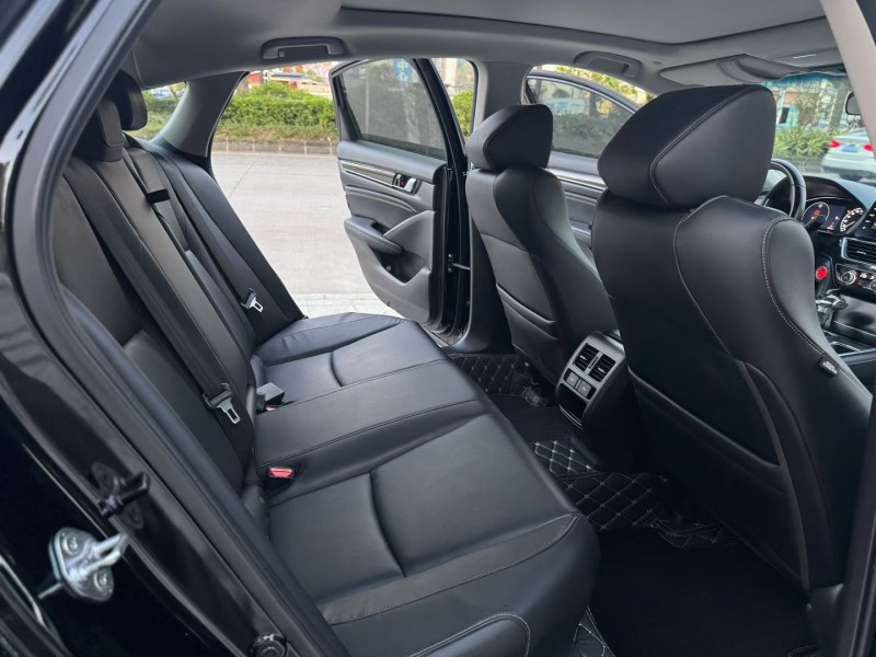 阳江23年本田雅阁5