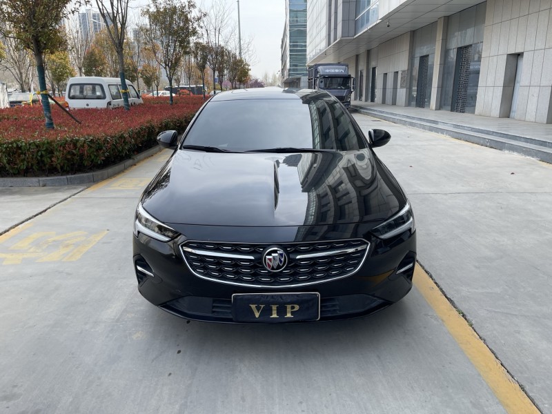 济宁22年别克君威1