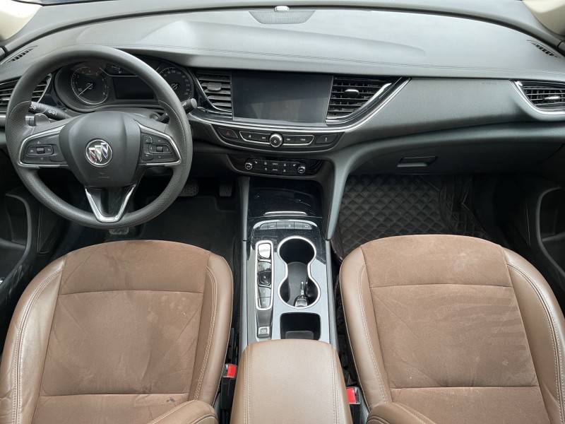 济宁22年别克君威5