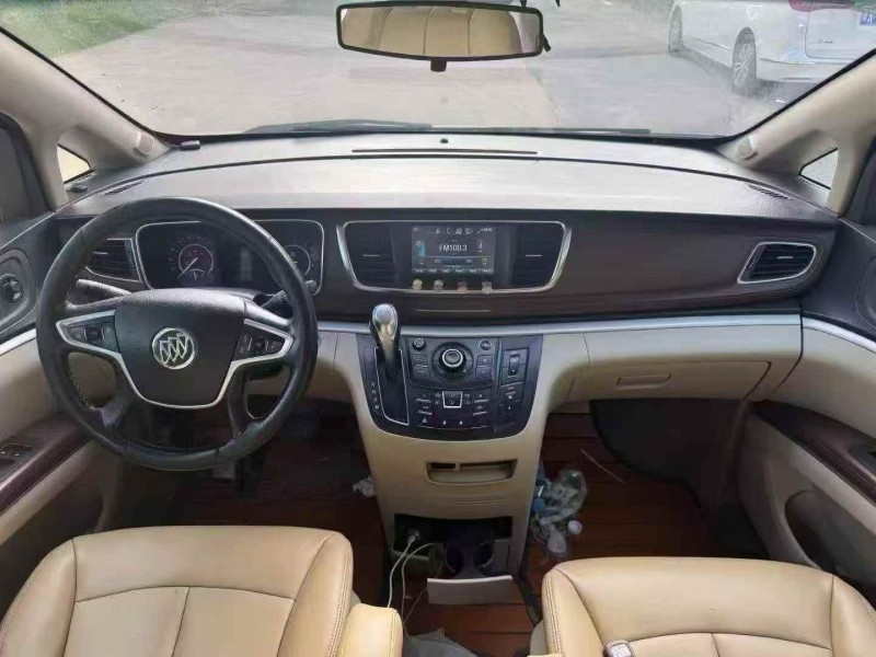 新乡17年别克GL84