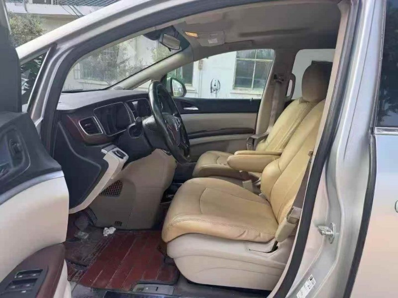 新乡17年别克GL86