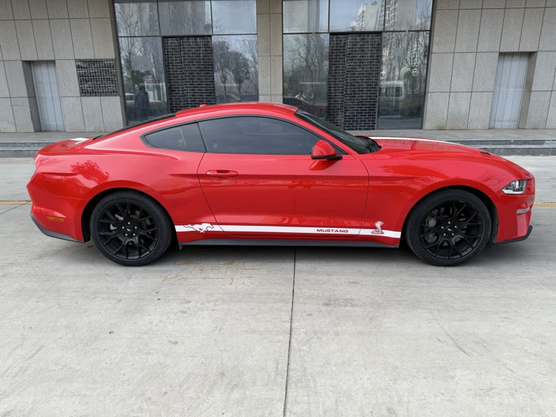 济宁19年福特野马8