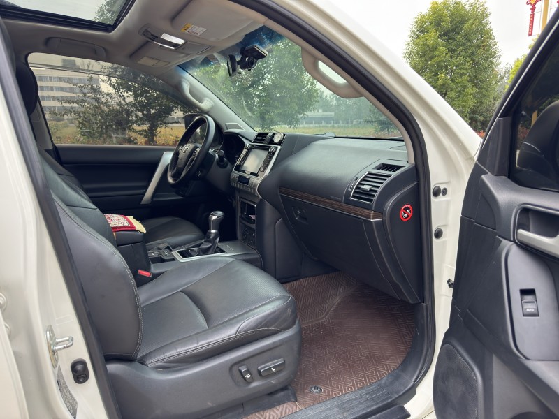 盐城19年丰田普拉多8