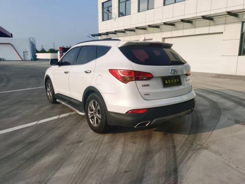 徐州17年现代新胜达3