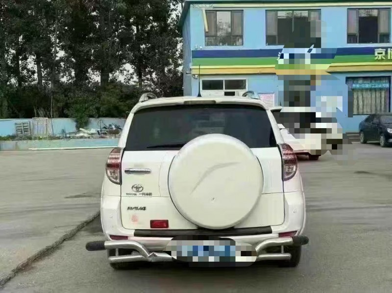 菏泽12年丰田RAV49