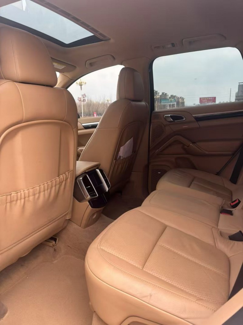 吉林15年保时捷卡宴9