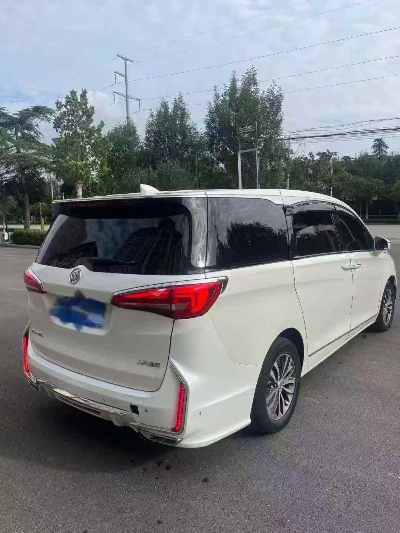 青岛17年别克GL87