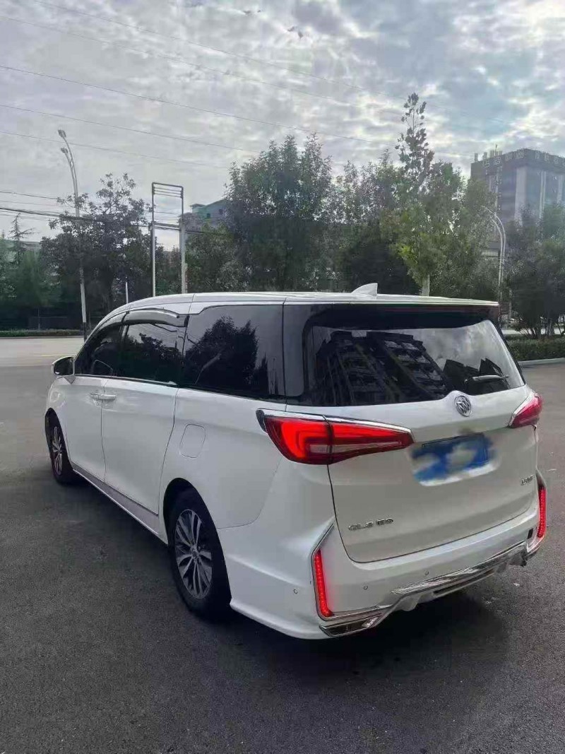 青岛17年别克GL88