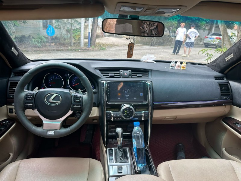 湛江11年丰田锐志5