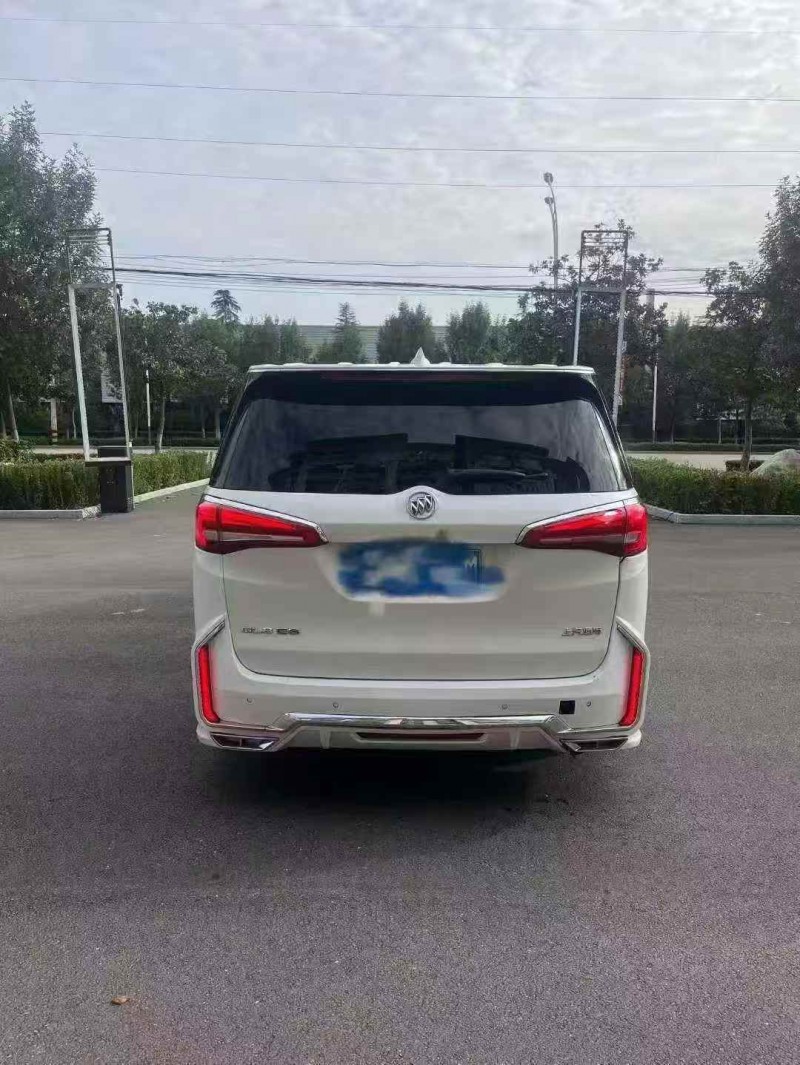 青岛17年别克GL89