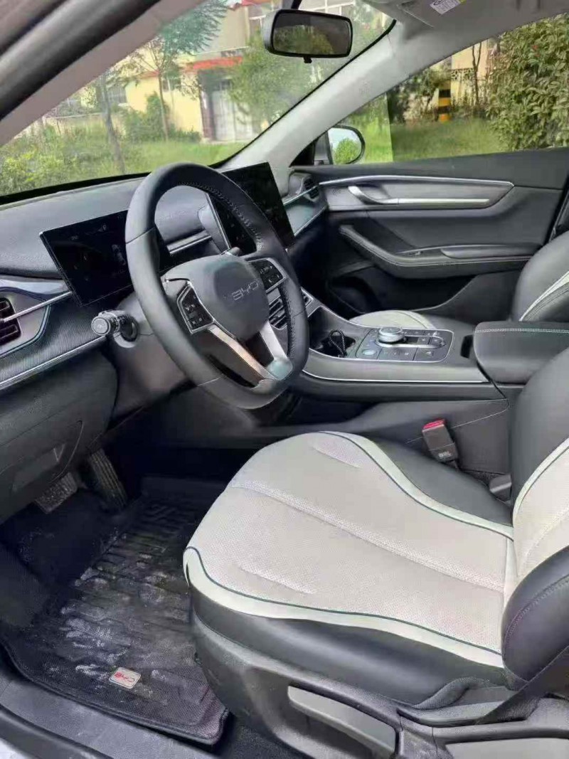 莱芜25年比亚迪驱逐舰8