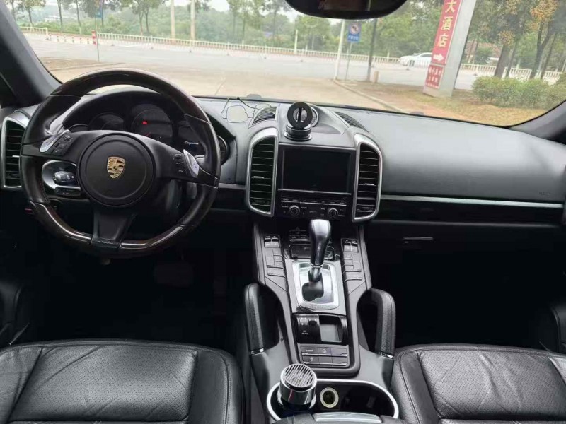 岳阳14年保时捷卡宴5