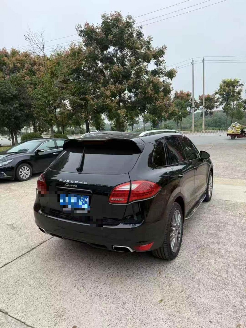 岳阳14年保时捷卡宴9