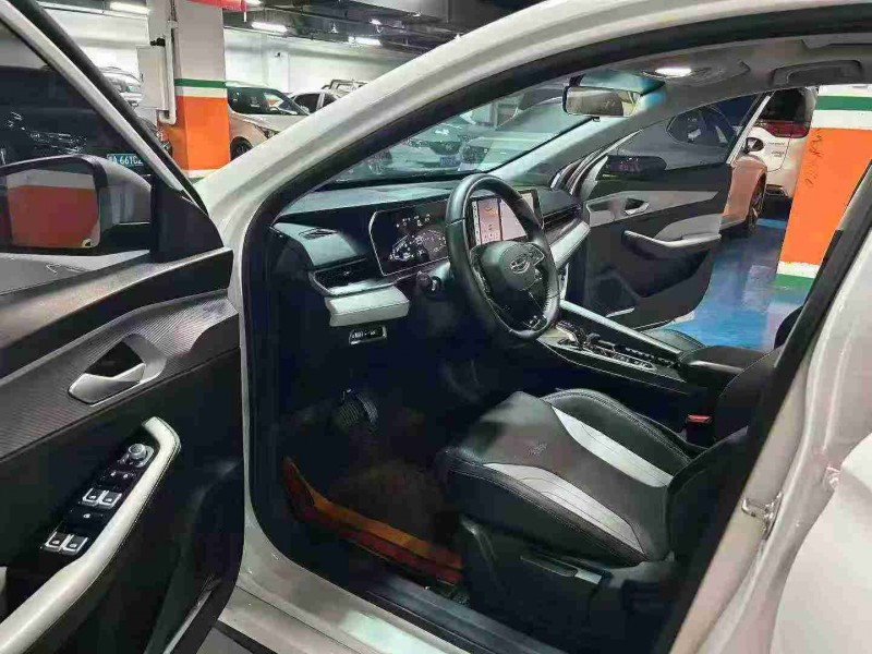 成都24年吉利缤瑞4