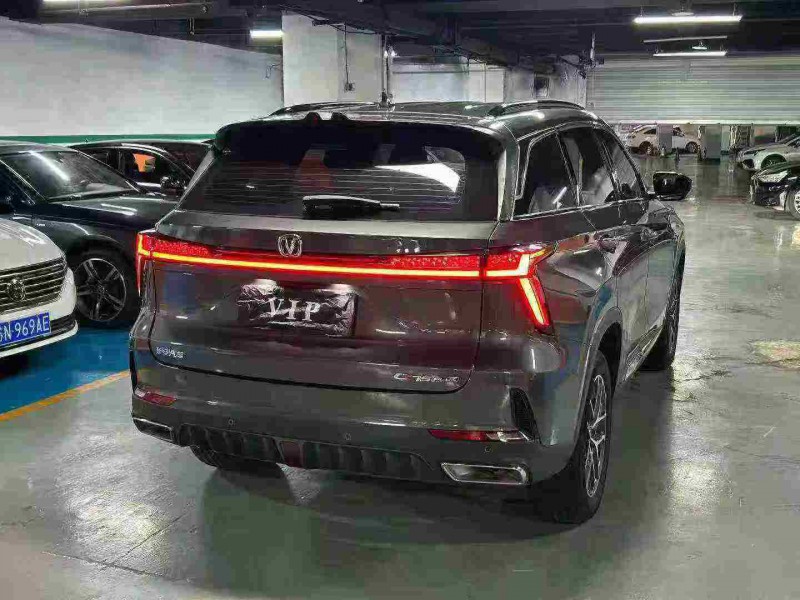 成都23年长安汽车CS757