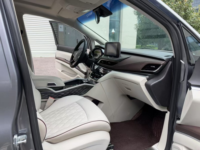 徐州21年别克GL84