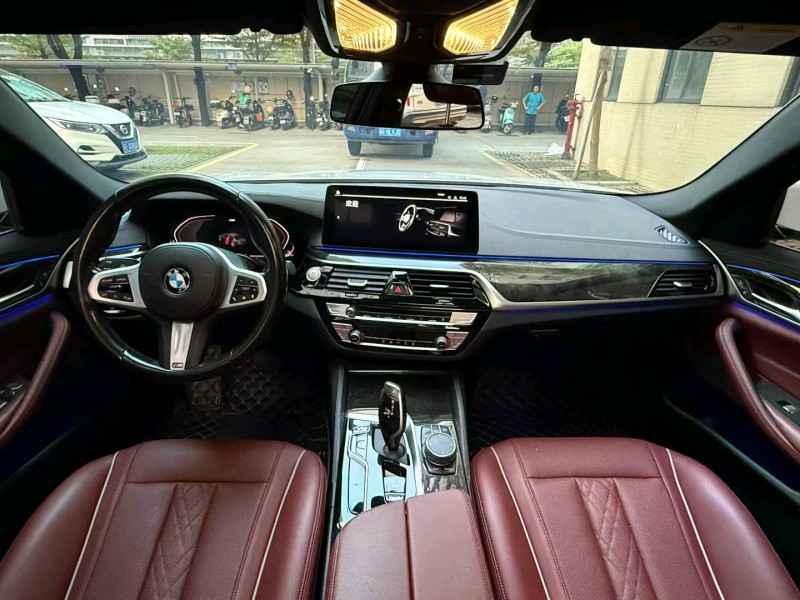 佛山21年宝马5系8