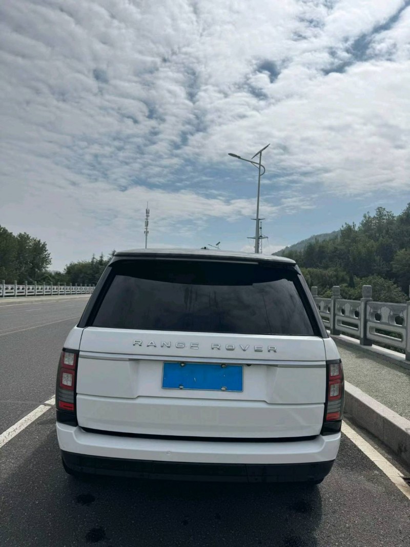 青岛15年路虎揽胜行政7