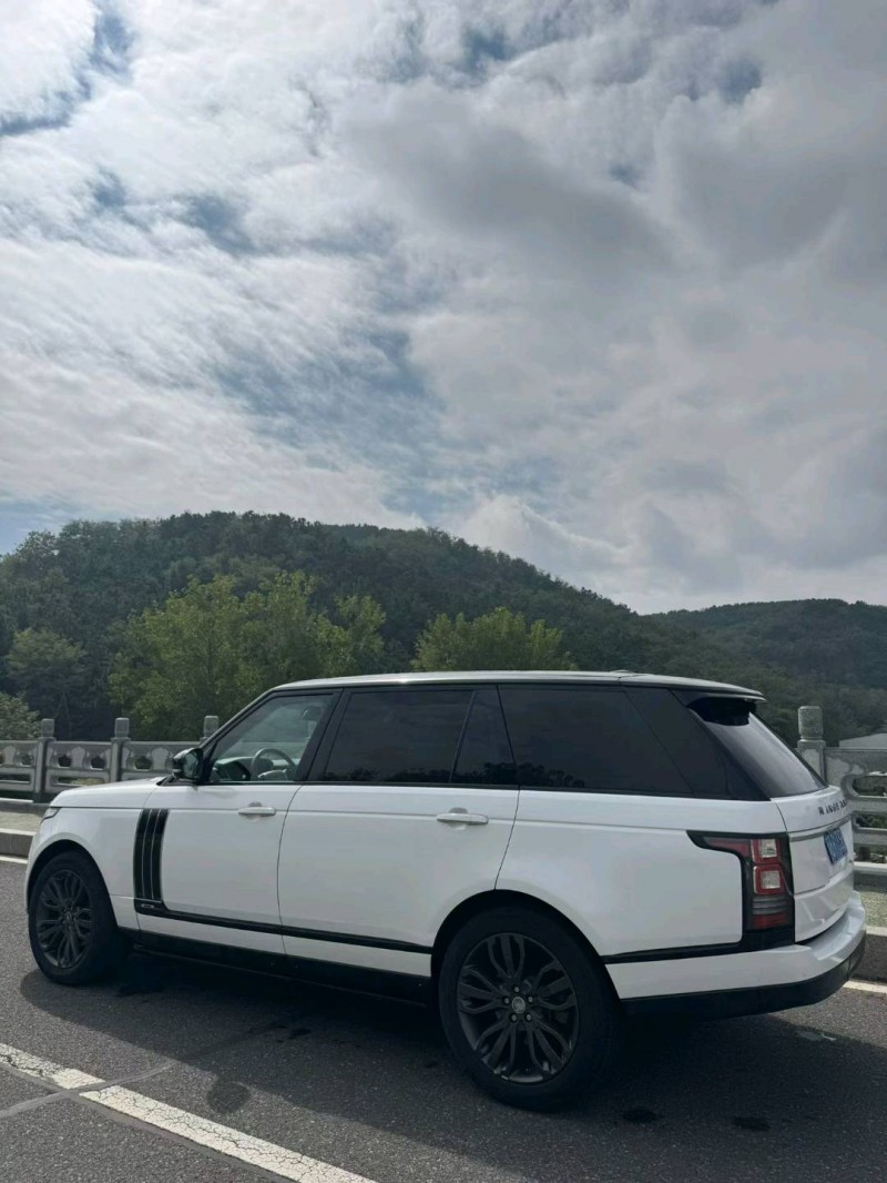 青岛15年路虎揽胜行政8