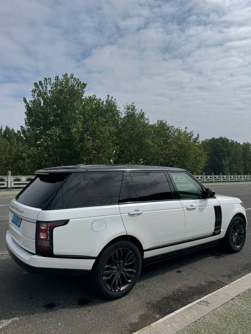 青岛15年路虎揽胜行政9