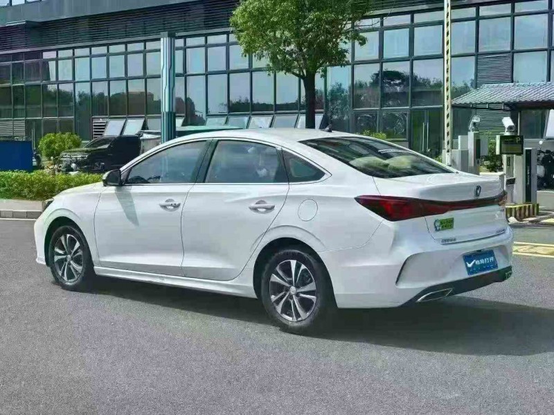 江门25年长安汽车逸动8