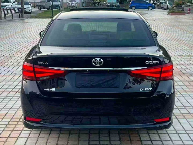 深圳17年丰田皇冠9