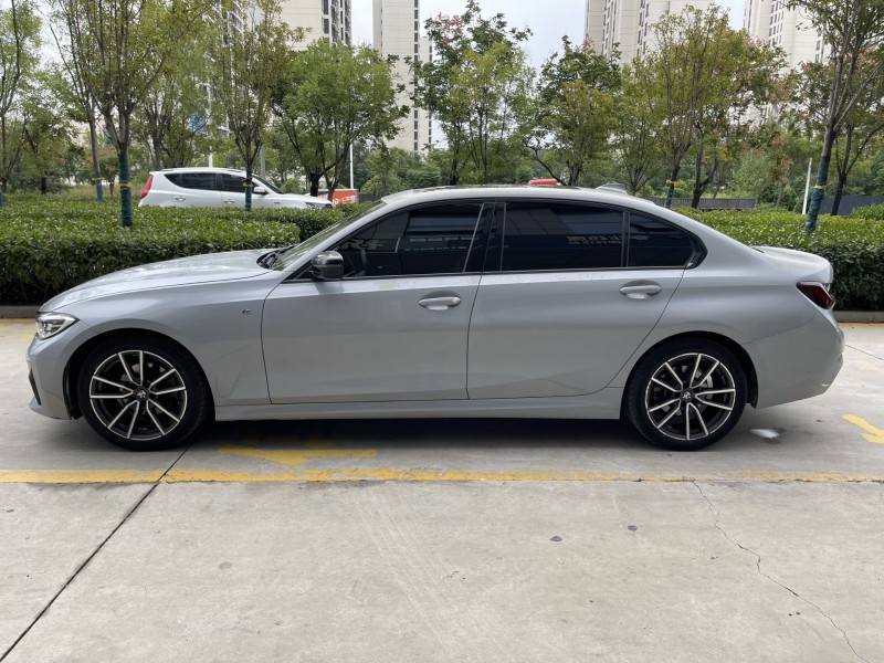 济宁21年宝马3系3