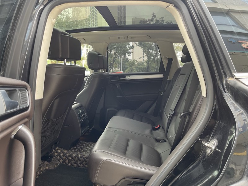 济宁17年大众途锐6