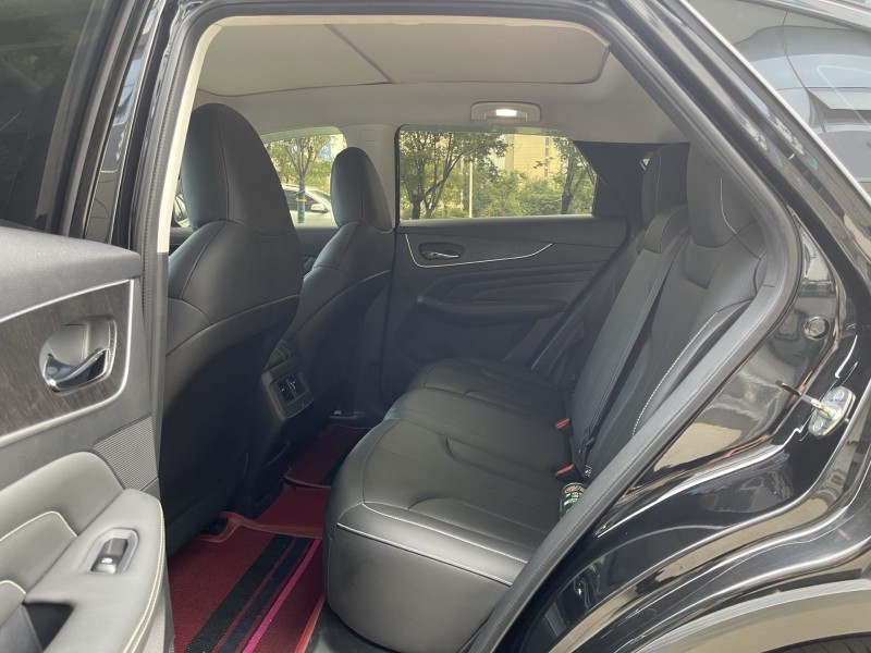 济宁23年启辰大V5